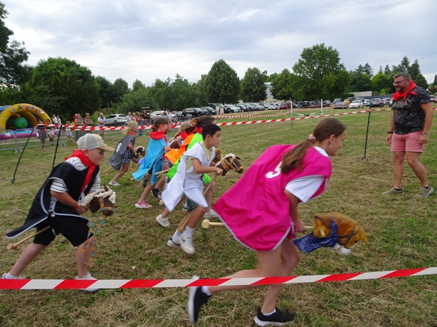 Chevauches 2025 départ course 2 conseil municipal enfants