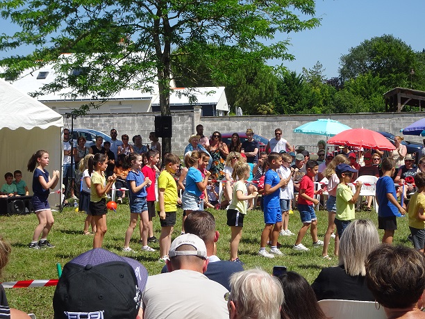 Fete Ecole 23 Danse CE1 CE2